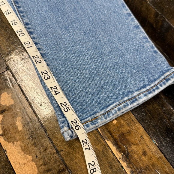 Levi's® Women's High-Rise Wedgie Straight
Cropped Jeans 31 - Picture 10 of 11
